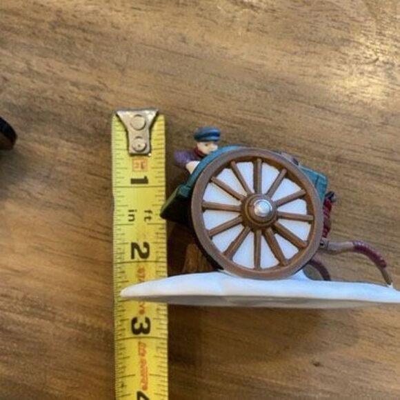 Department 56 C. Bradford, Wheelwright & Son Figurines Accessory #5818-1 - Picture 8 of 10